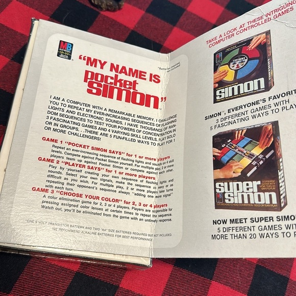 Vintage factory sealed Milton Bradley Travel Pocket Simon 1980s - Picture 3 of 7